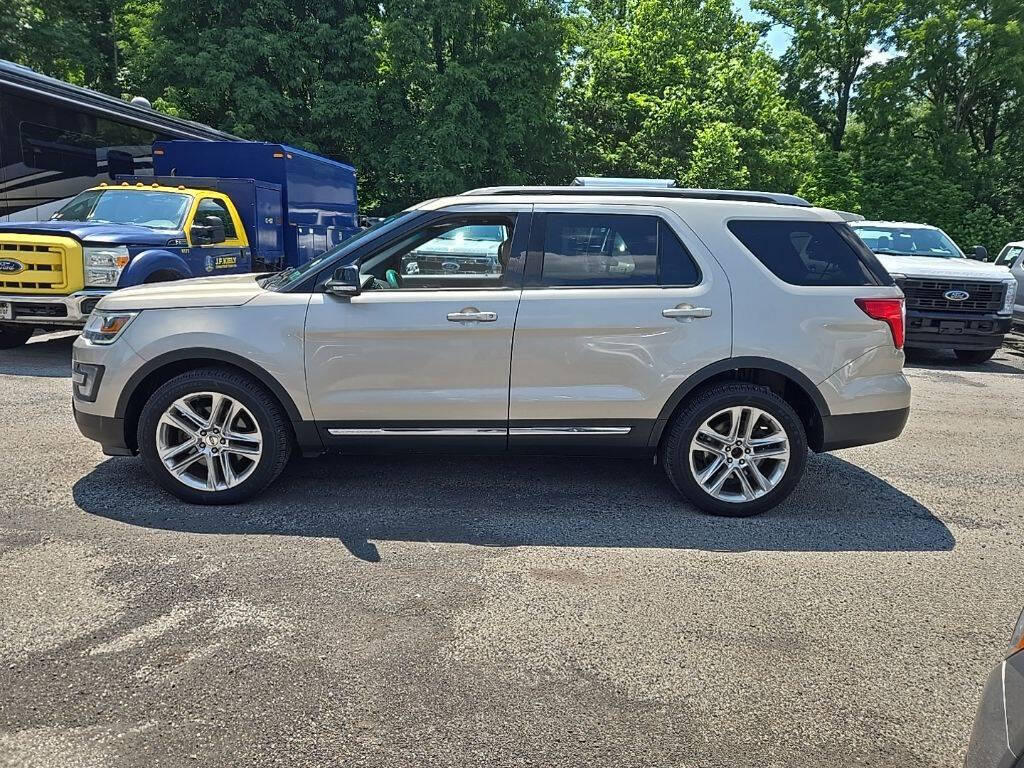 Gold 2017 Ford Explorer XLT AWD XLT 4dr SUV 2