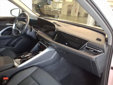 2025 Audi Q5 quattro Premium TFSI