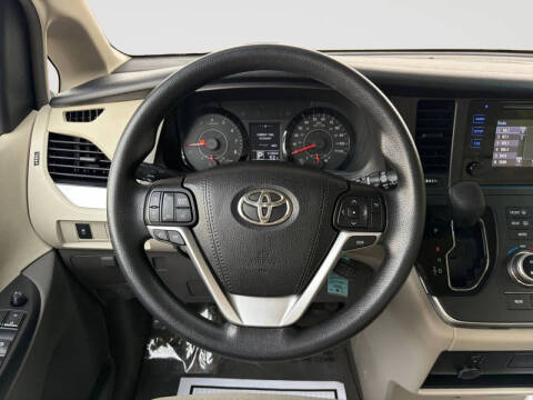 2017 Toyota Sienna L 7-Passenger