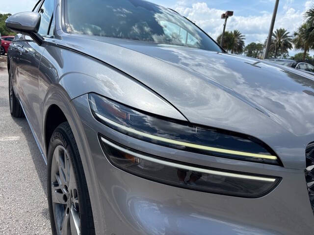 2022 Genesis GV70 24