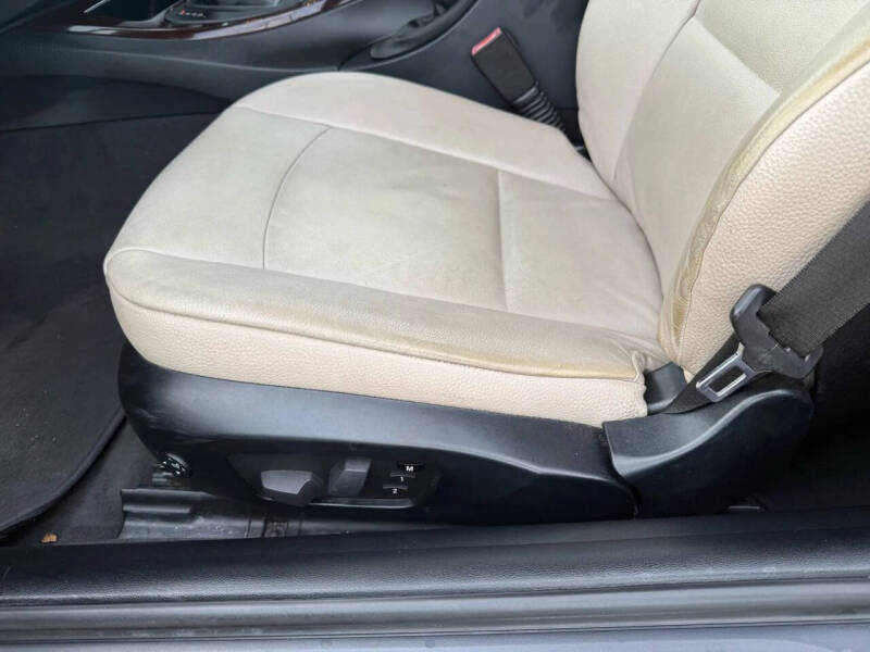 2012 BMW 3 Series 328i