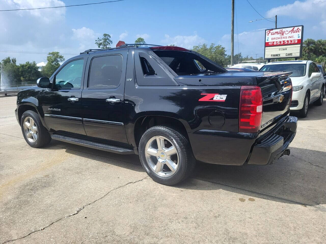 2012 Chevrolet Avalanche for sale at FAMILY AUTO BROKERS in Longwood, FL