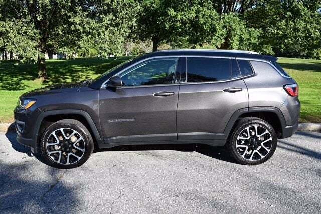 2018 Jeep Compass Limited photo 2