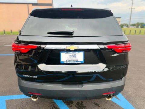 2023 Chevrolet Traverse LS