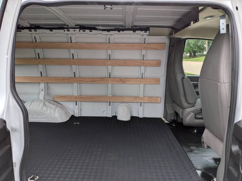 2024 GMC Savana 2500