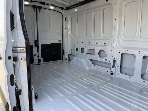 2025 Ford Transit 250