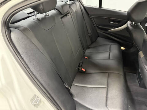 2017 BMW 3 Series 320i