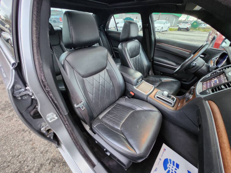 2017 Chrysler 300 C Platinum