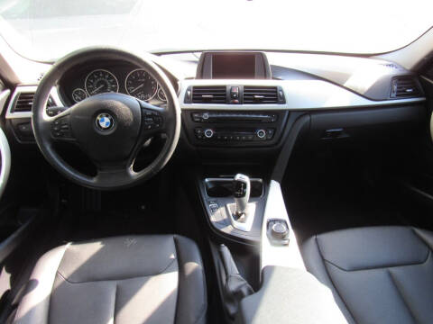 2015 BMW 3 Series 320i