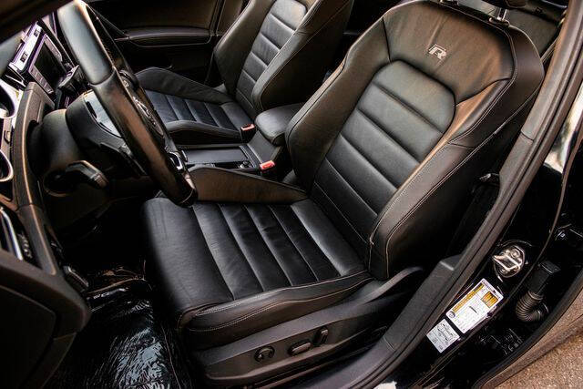 2017 Volkswagen Golf R 4Motion