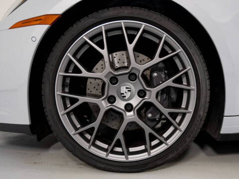 2025 Porsche 911 Carrera