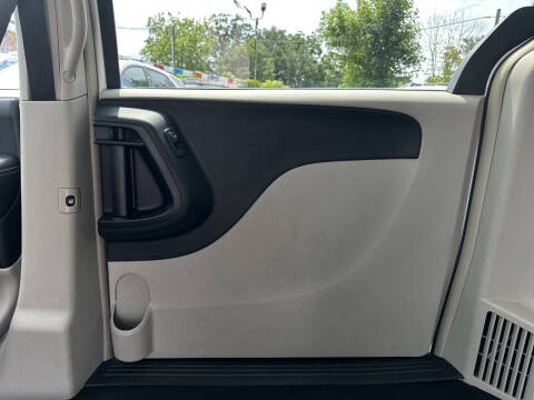 2014 Chrysler Town and Country Touring