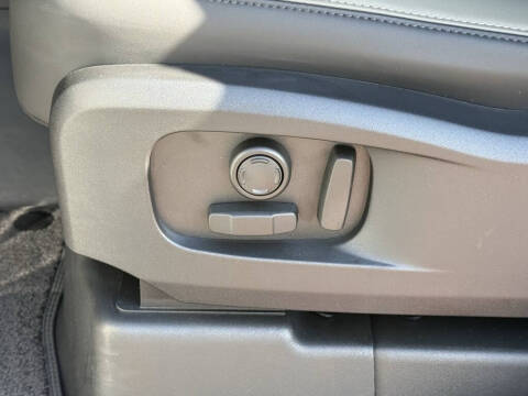 2026 Land Rover Defender 110 P300 S