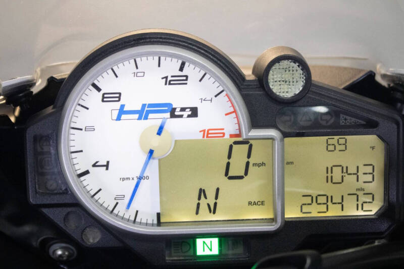 2013 BMW HP 4