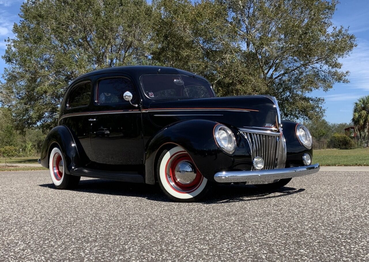 1939 Ford Deluxe 10