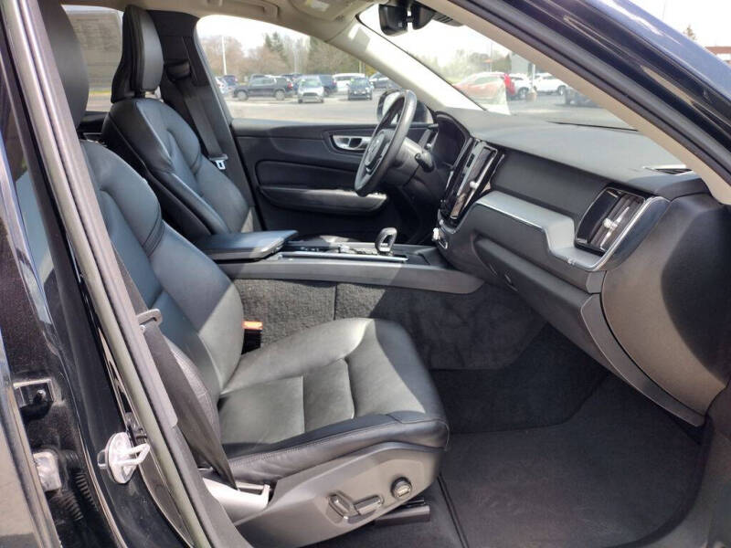 2023 Volvo XC60 B5 Core