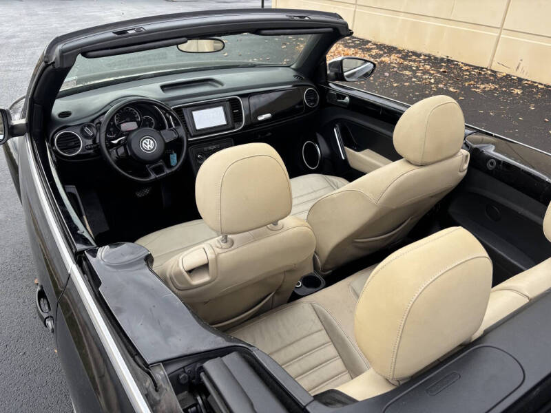 2013 Volkswagen Beetle Convertible 2.5L 50s Edition