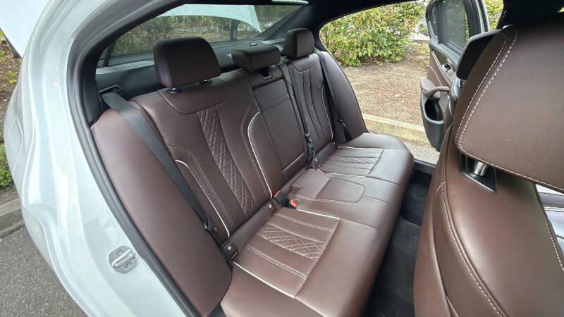 2022 BMW 5 Series 530e xDrive