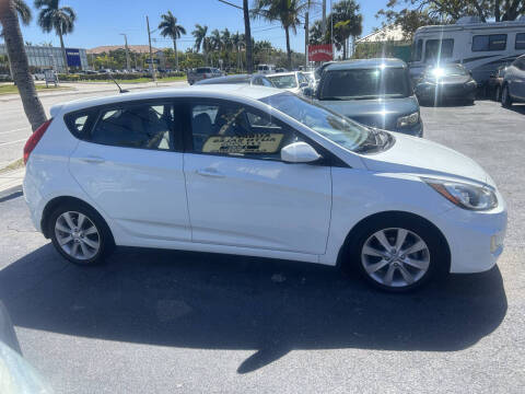 2012 Hyundai Accent SE