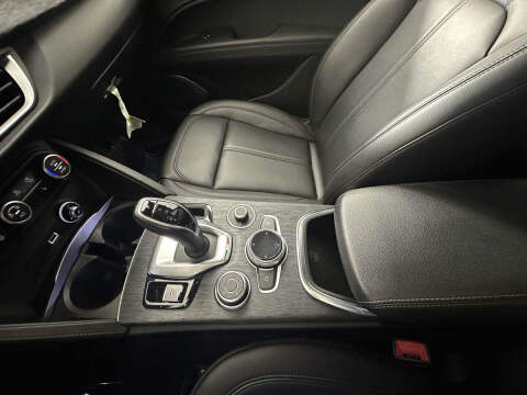 2022 Alfa Romeo Stelvio Sprint