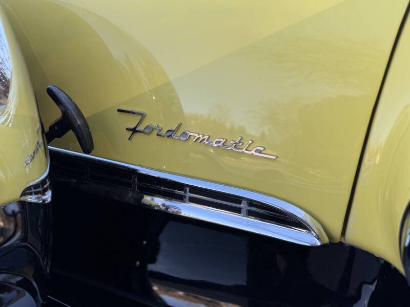 1955 Ford Sunliner