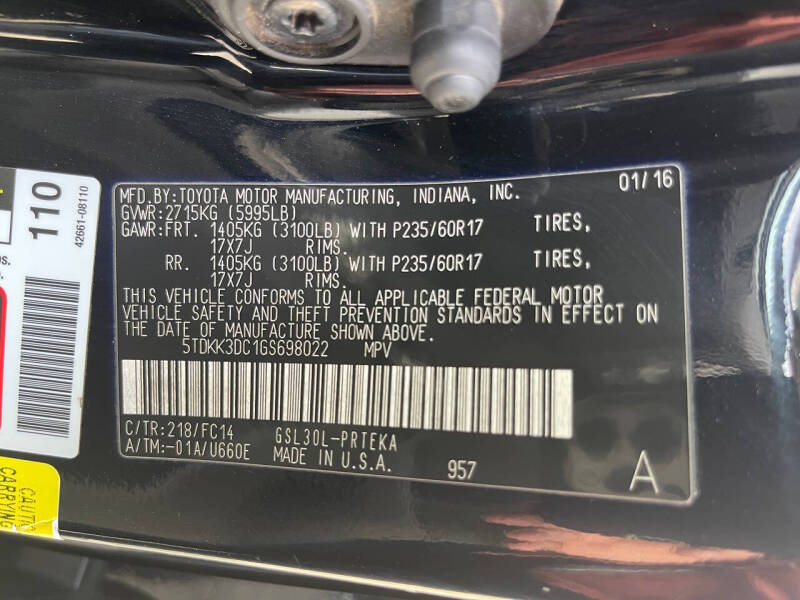 2016 Toyota Sienna LE 7-Passenger Auto Access Seat