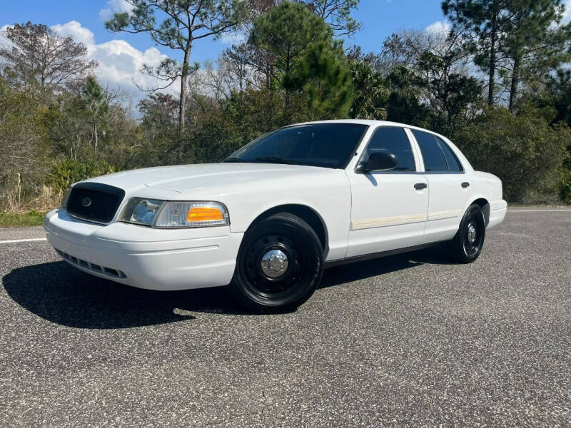 2011 Ford Crown Victoria for sale at VICTORY LANE AUTO SALES in Port Richey FL