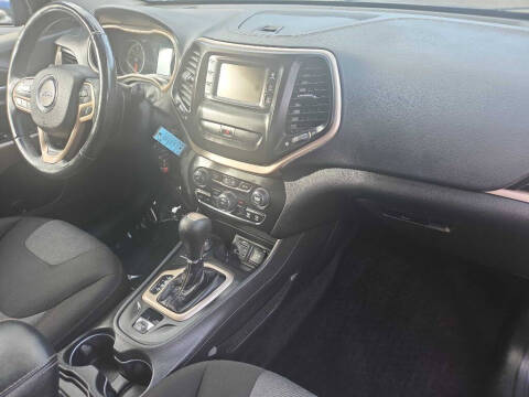 2017 Jeep Cherokee Sport