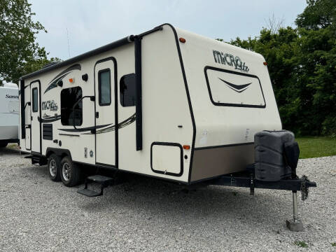 2016 Flagstaff Micro Lite 25DKS for sale at Kentuckiana RV Wholesalers in Charlestown IN