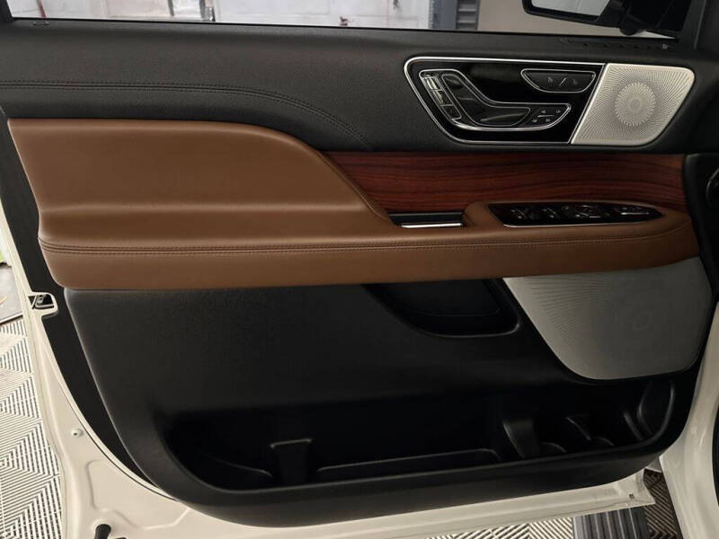 2022 Lincoln Navigator L Reserve