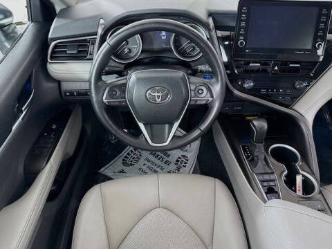 2022 Toyota Camry Hybrid XLE