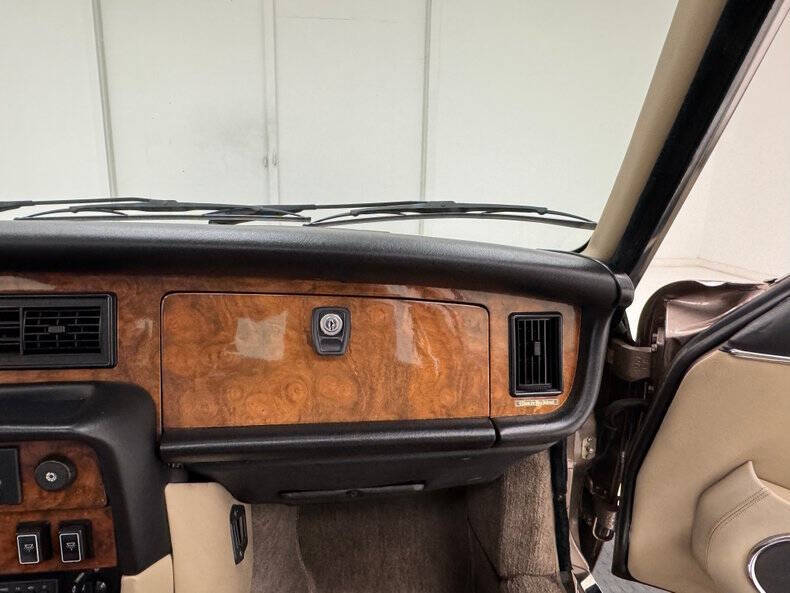 1986 Jaguar XJ-Series XJ6 Vanden Plas