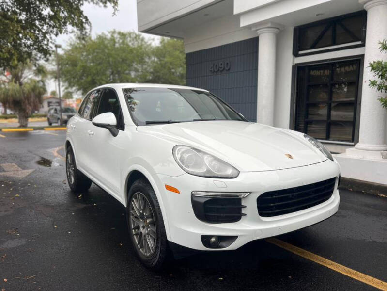 2017 Porsche Cayenne Platinum Edition