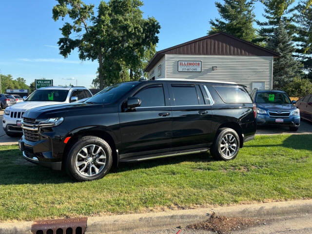 2022 Chevrolet Suburban LT's photo