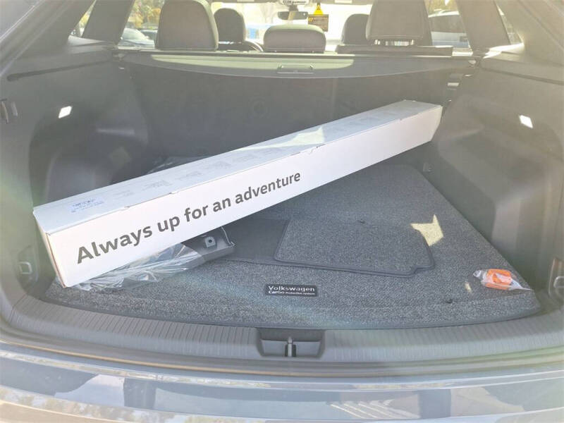 2026 Volkswagen Atlas Cross Sport SEL R-Line Black 4Motion