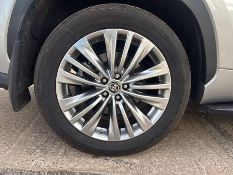 2024 Toyota Highlander Platinum