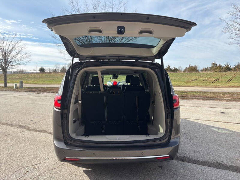 2023 Chrysler Pacifica Touring L