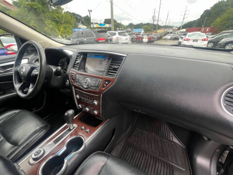 2017 Nissan Pathfinder Platinum