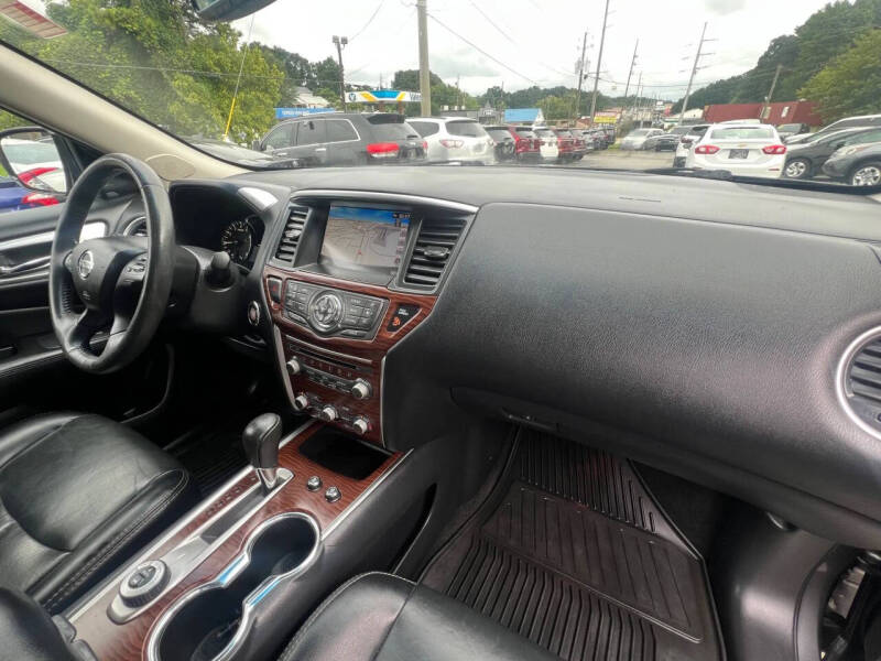 2017 Nissan Pathfinder Platinum