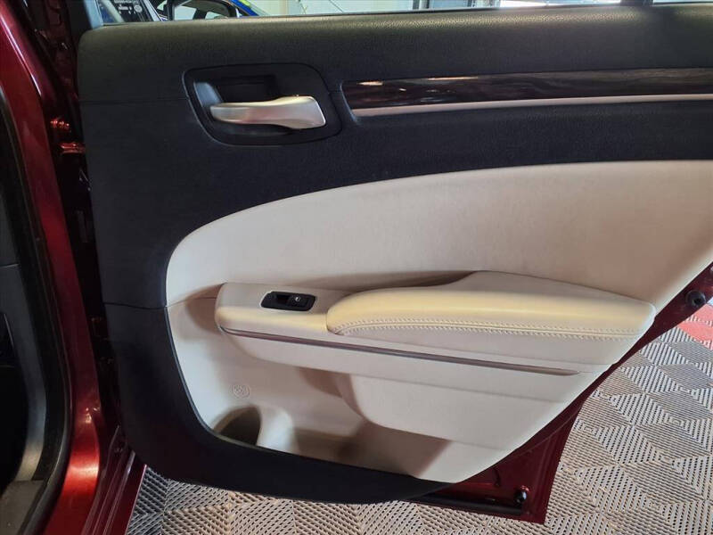 2018 Chrysler 300 Touring