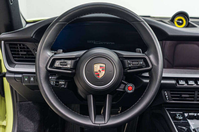 2025 Porsche 911 Carrera