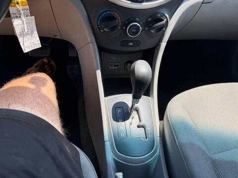 2012 Hyundai Accent GLS