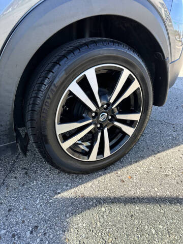 2020 Nissan Kicks SR