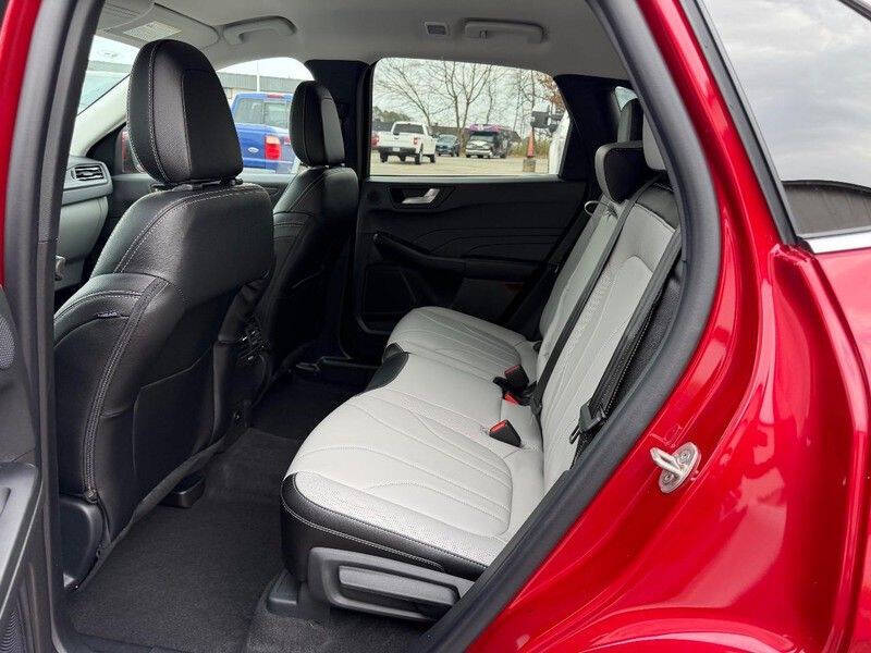 2026 Ford Escape Hybrid Platinum