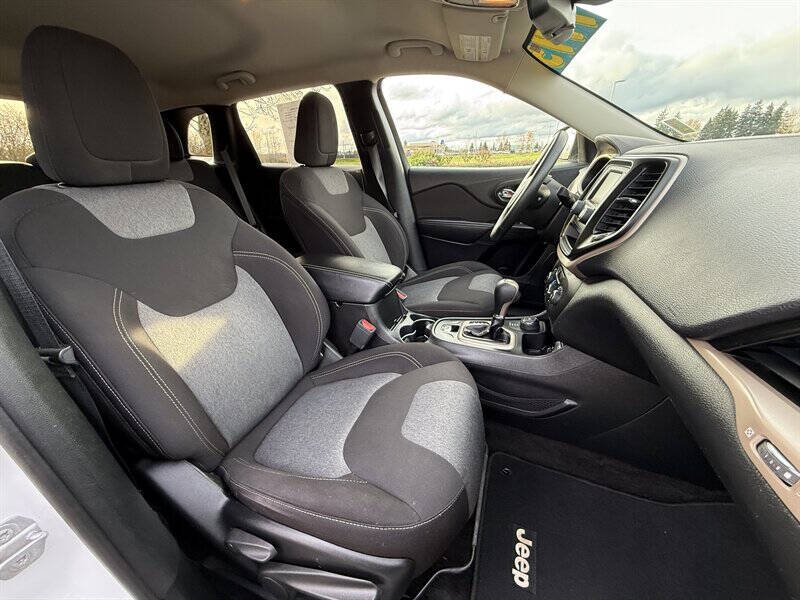 2017 Jeep Cherokee Sport