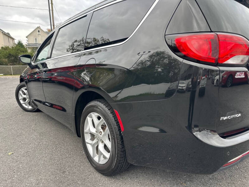 2017 Chrysler Pacifica Touring Plus
