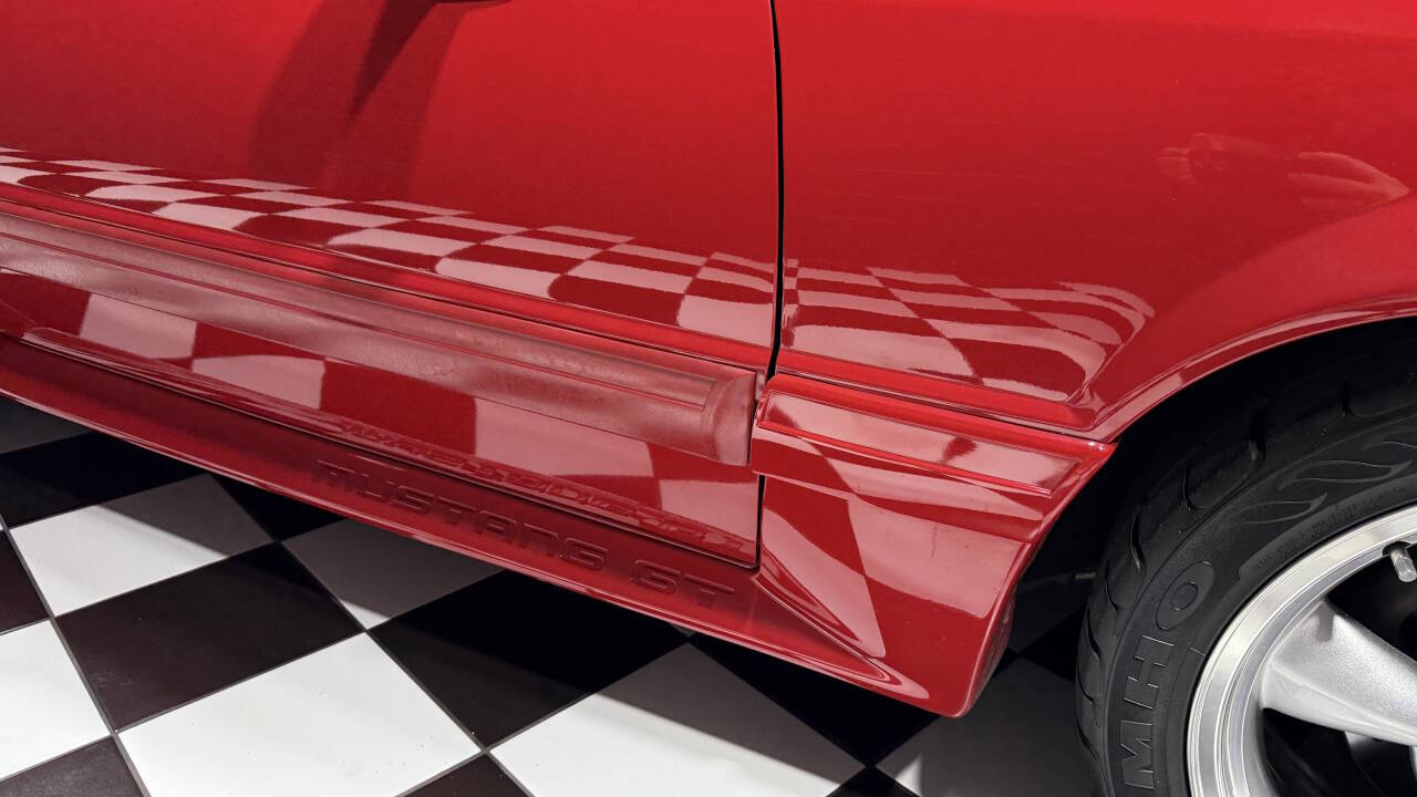 1993 Ford Mustang 34