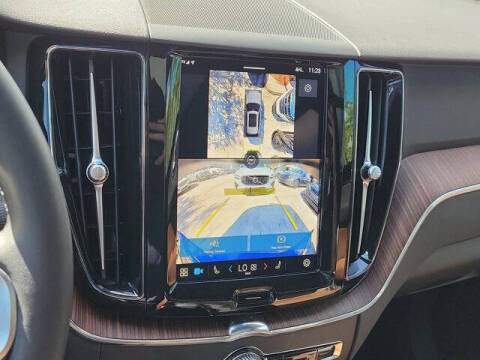 2024 Volvo XC60 B5 Plus Dark Theme