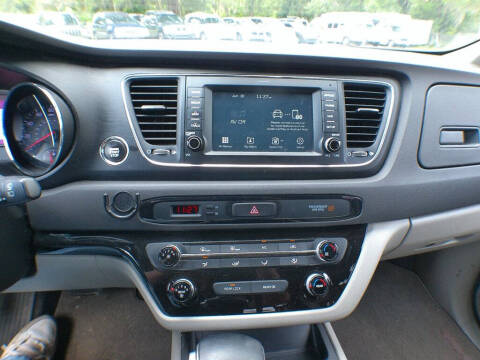 2017 Kia Sedona LX