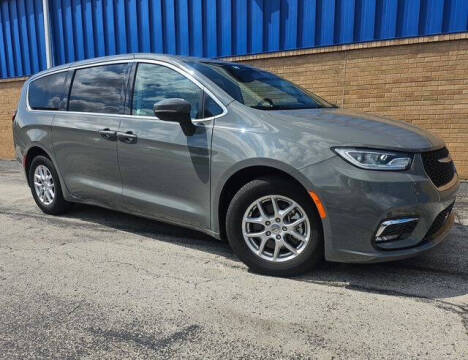 2023 Chrysler Pacifica Touring L